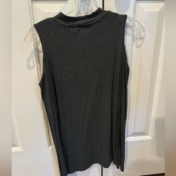 Banana Republic Cut Out Shoulder Ribbed Long Sleeve Top - Picture 5 of 5